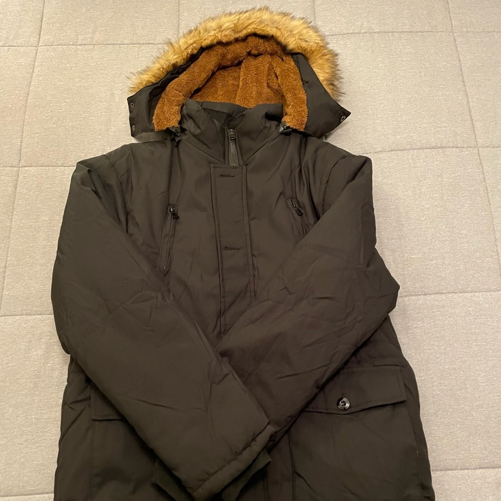 Mens Winter Jacket. Size XL. Super Comfy. Fury Hood